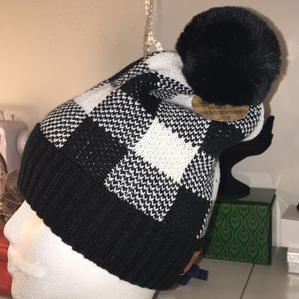 Checker Pom Pom fur ball.Ultra warm